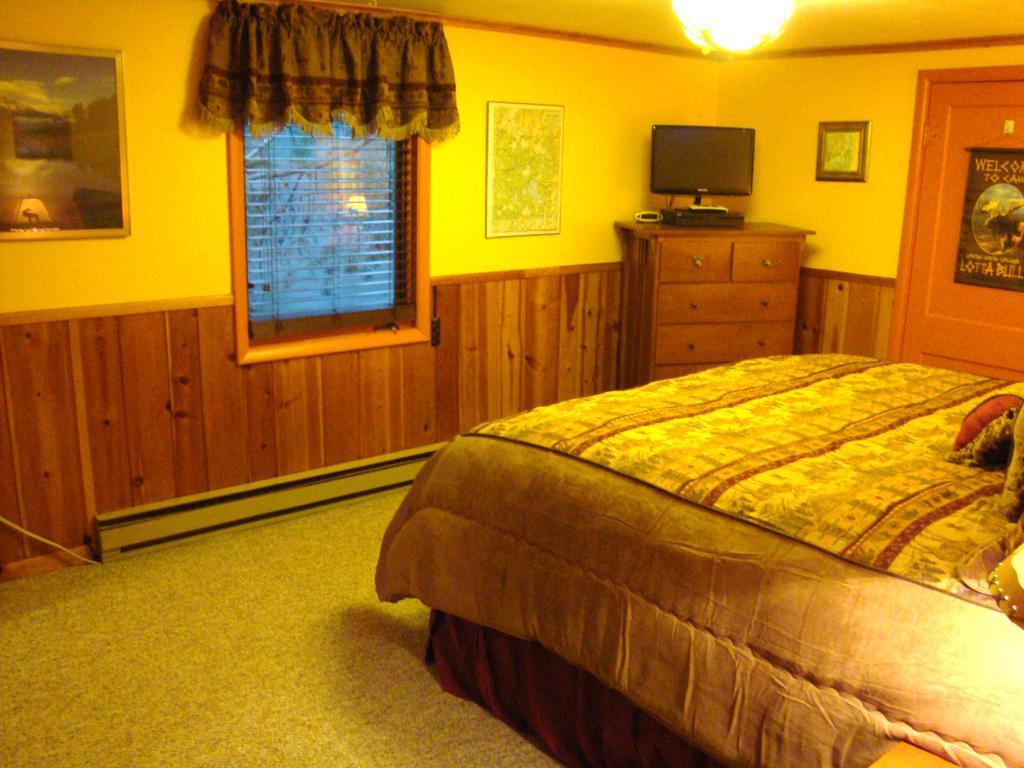 Yellowstone Wildlife Cabins West Yellowstone Eksteriør bilde